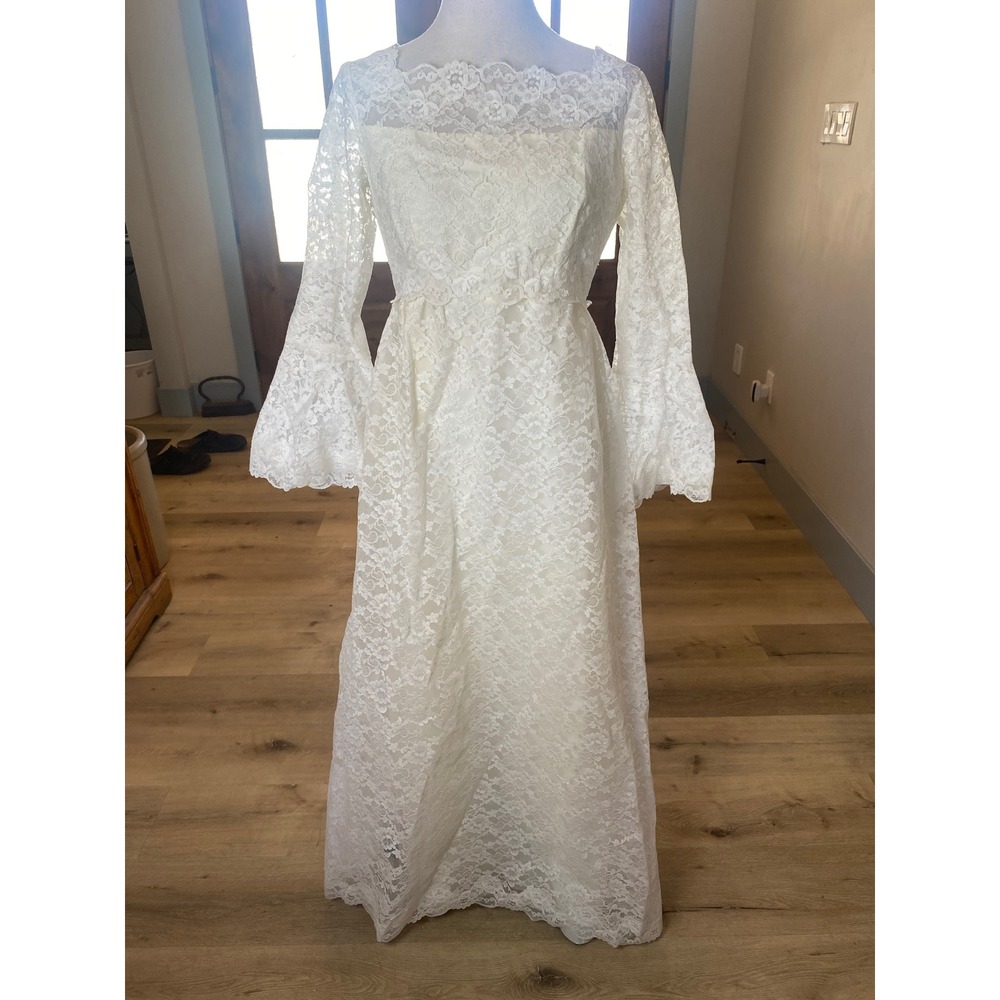 Vintage 60s Floral Lace Wedding Dress Bell Sleeve Empire Waist Maxi Gown White